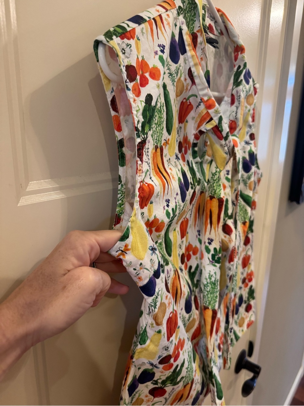 RetroLicious Vegetable Print top - Picture 6 of 7